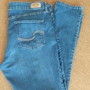 Women's Levi's/Modern skinny jeans. Like new. Inseam 29"